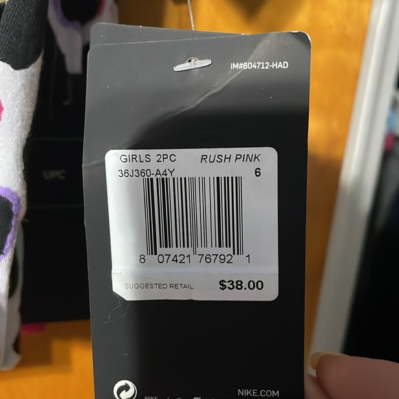 Nike - Picture 3 of 4